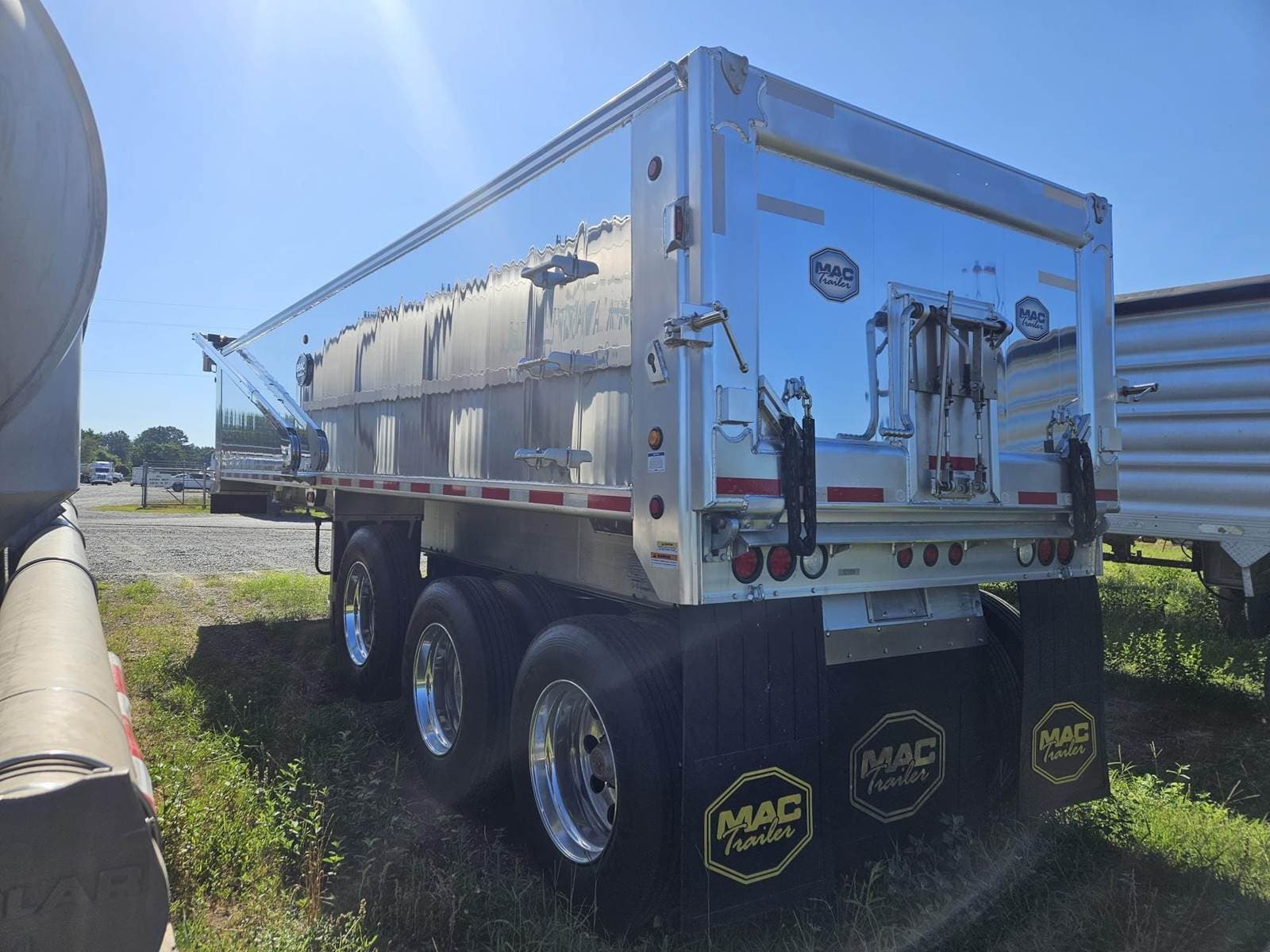 2025 MAC 28 ft Frame End Dump Trailer - Tri Axle, Aluminum, Air Ride