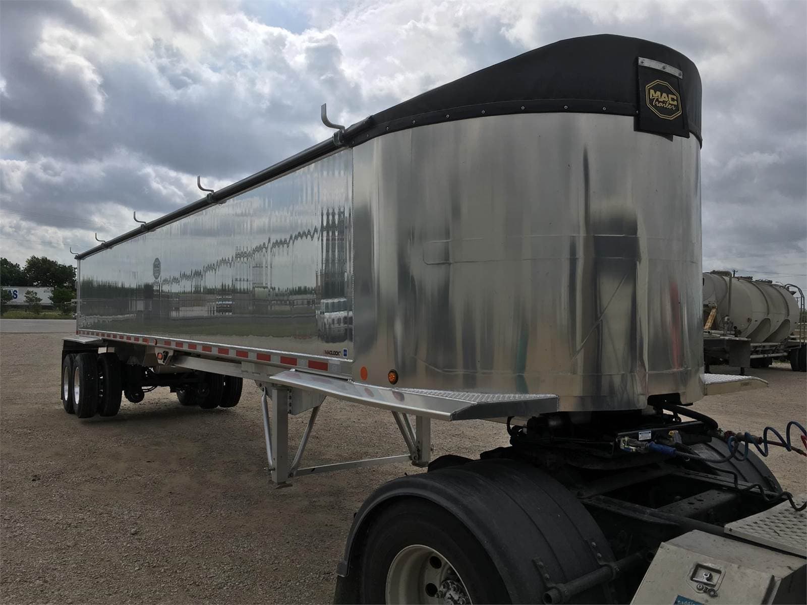2026 MAC 39 ft End Dump Trailer - Tandem Axle, Aluminum, Air Ride