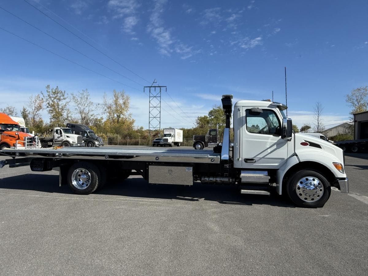 2025 Peterbilt 536 Rollback Truck