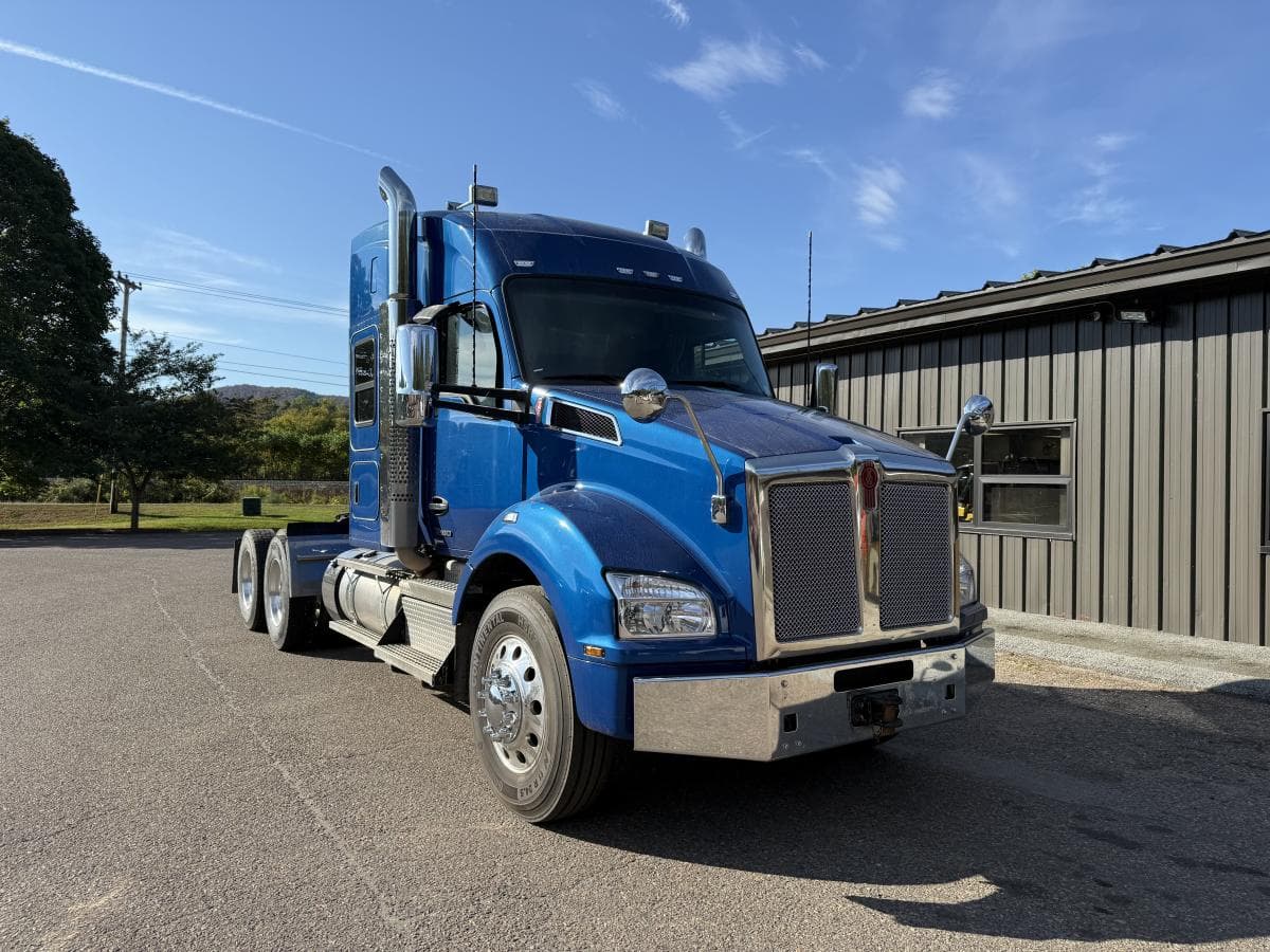 2023 Kenworth T880 Sleeper