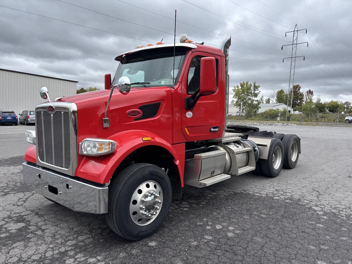 2020 Peterbilt 567 Daycab