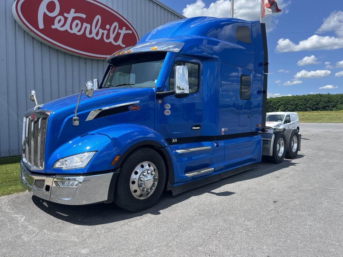 2025 Peterbilt 579 Sleeper