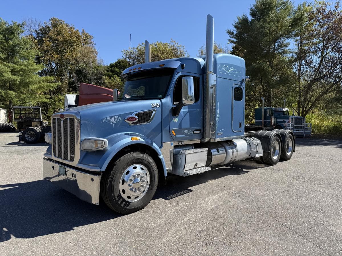 2021 Peterbilt 567 Sleeper
